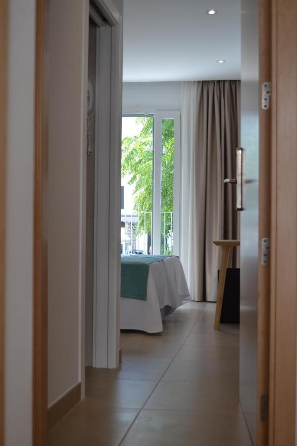 קוניל דה לה פרונטרה Hotel Oasis Centro מראה חיצוני תמונה