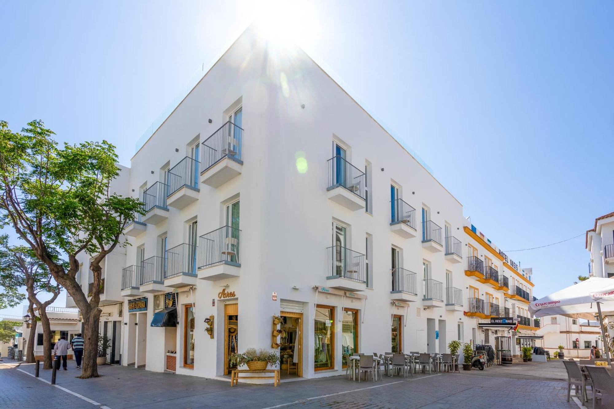 קוניל דה לה פרונטרה Hotel Oasis Centro מראה חיצוני תמונה