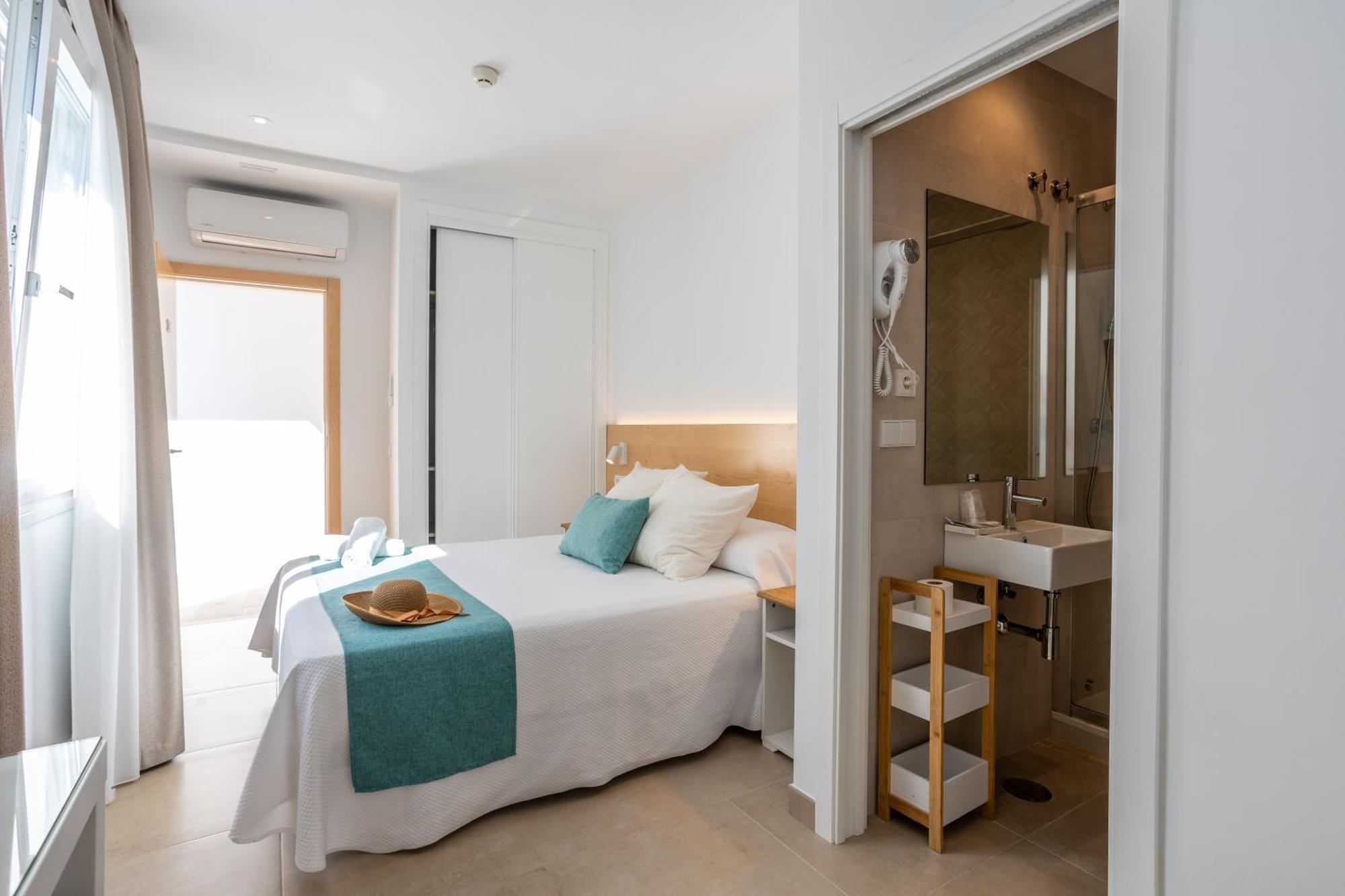 קוניל דה לה פרונטרה Hotel Oasis Centro מראה חיצוני תמונה
