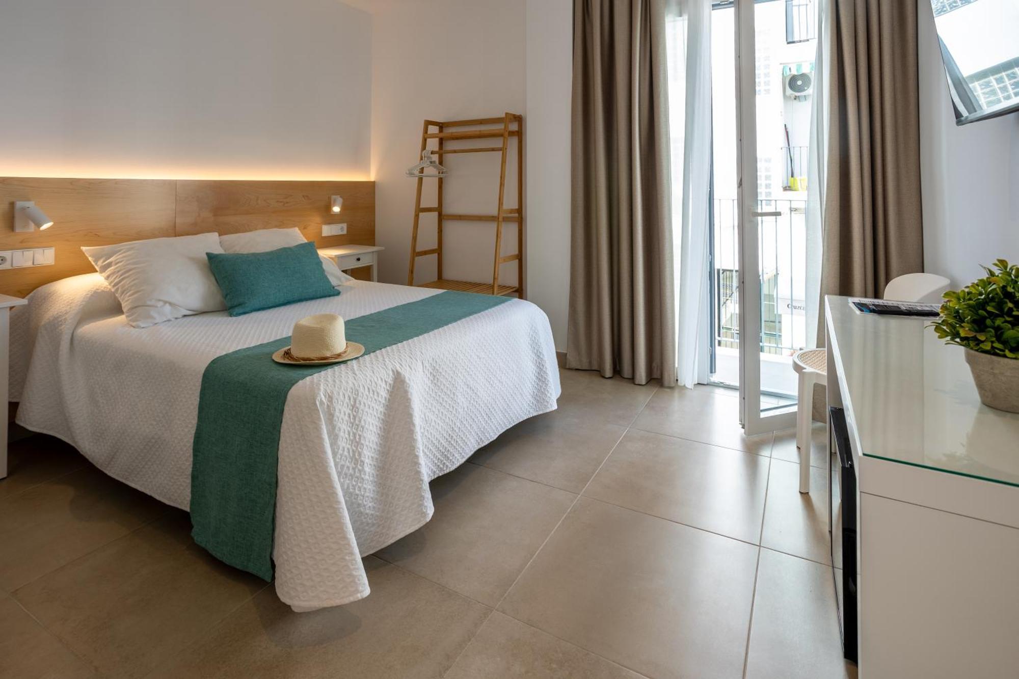 קוניל דה לה פרונטרה Hotel Oasis Centro מראה חיצוני תמונה